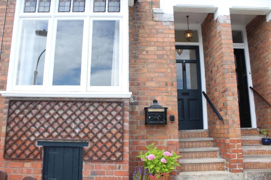 Luxury Townhouse In Town Centre, Views, River Walk, Free Parking Shrewsbury Kültér fotó