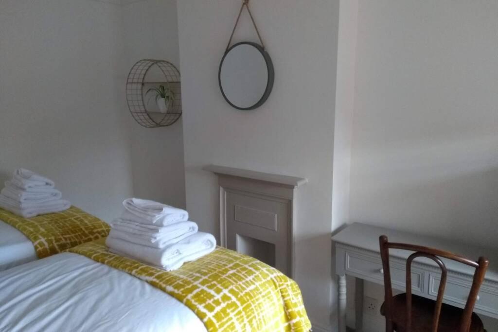 Luxury Townhouse In Town Centre, Views, River Walk, Free Parking Shrewsbury Kültér fotó