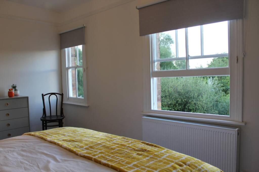 Luxury Townhouse In Town Centre, Views, River Walk, Free Parking Shrewsbury Kültér fotó